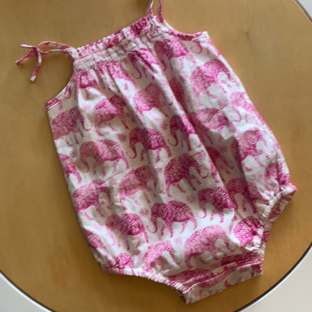 Pink elephant bubble string strap romper